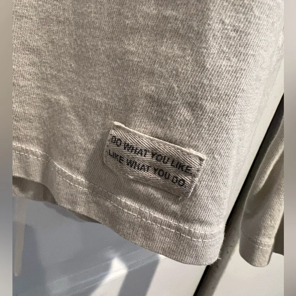 LIFE IS GOOD 🌺Relaxed Fit, Long Sleeve, Taupe , Crewneck Shirt, Pink 🌺Hibiacus - Picture 4 of 7